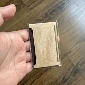 Peine para Suéteres de Madera Multifuncional con Logotipo Personalizado, Peine Portátil para Lana y Cachemira - Product Image 5