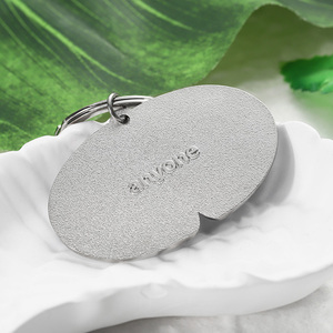 Porte-clés ovale en émail au design créatif, logo personnalisé, numéros, alliage de zinc plaqué argent, vente en gros pour cadeaux <span class=keywords><strong>d</strong></span>'événements - Product Image 3