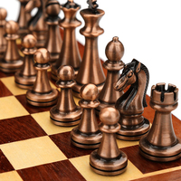 Jeu d'échecs vintage en métal avec pièces en forme de logo personnalisé, pièces d'échecs en fonte, jeu d'échecs en métal avec plateau en bois