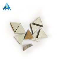 P30 triangle fini et blanc de carbure de tungstène de fraisage