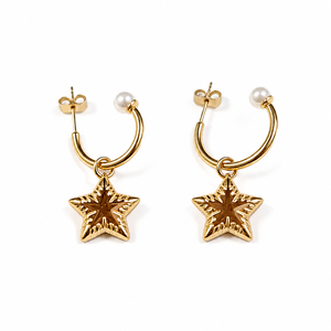 Boucles d'oreilles créoles avec breloque étoile et fausse perle, en acier inoxydable plaqué or 14 carats sous vide - Product Image 1