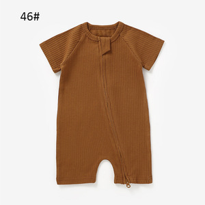 Combinaison courte en coton biologique à manches courtes côtelées pour bébé, pyjama bébé avec fermeture éclair, barboteuse courte pour bébé - Product Image 4