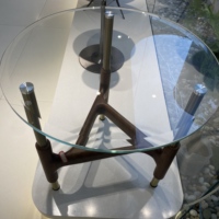 Table basse ronde contemporaine en pin avec plateau en verre trempé et tiroir de rangement pour ensemble de meubles de salon
