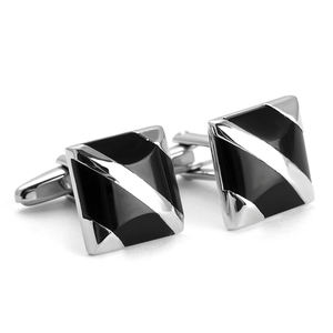 ジュエリーシルバーメタルメンズジュエリーカフリンクブラックストーンスプライシングカフリンクスメンズシャツ用の最新のスクエアカフリンクス - Product Image 2