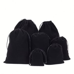 Sacs cadeaux en velours avec cordon de serrage, en stock, noirs, pour bijoux et bonbons - Product Image 1