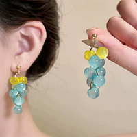 Boucles d'oreilles en forme de grappe de raisin de couleur contrastée et boîtes à bijoux personnalisées et cartes de remerciement avec logo, livraison directe