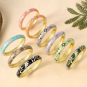 ของที่ระลึกขายดีสำหรับนักท่องเที่ยว ขายส่ง กำไลข้อมือเคลือบลายดอกไม้สไตล์จีนโบราณแบบเรียบง่าย ทำจากโลหะผสมเคลือบแบบโคลอซอนเน่ - Product Image 1