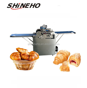 Attrezzatura da Panetteria Commerciale Shineho a Basso Prezzo/Macchina per la Produzione di Croissant Linea di Produzione Macchina per Arrotolare Croissant - Product Image 3
