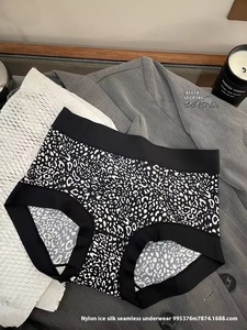 Bikini de sport tendance et polyvalent 2025 en nylon sans couture, effet soie glacée, confortable, respirant, antibactérien, taille mi-haute, taille XL, uni, tricoté - Product Image 6