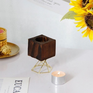 Brûleur d'encens en bois de santal fait main avec support métallique géométrique, diffuseur aromatique, utilisation toute saison - Product Image 1