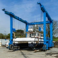 Grue mobile de levage de bateaux avec alimentation diesel ou électrique pour la manutention de yachts lourds