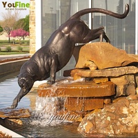 Sculpture d'animal en bronze métallique grandeur nature, statue de guêpe de la savane à vendre