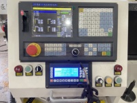 Machine de tournage-fraisage CNC pour le travail du bois avec plusieurs broches pour bois massif