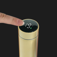 Nouvelle tasse thermos portable créative en acier inoxydable avec affichage intelligent de la température et logo personnalisé bouteille d'eau excellente thermique et froide