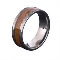 Bague de mariage en tungstène martelé pour homme, 8 mm, argentée, avec incrustation de bois, vente en gros - Gentdes Jewelry