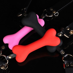 Ensemble de luxe SM <span class=keywords><strong>Bondage</strong></span>: bâillon en cuir véritable et os en silicone avec accents de diamant, longue chaîne et pinces à seins - Product Image 3