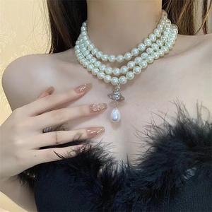 Collar con Colgante de Aleación de Perlas de Tres Capas con Diseño de Gotas de Agua, Saturno y OVNI, Chapado en Oro, Estilo Vivian West Dowager, Multicapa, para Madrina - Product Image 3