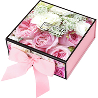Boîte cadeau en carton florale imprimé, couvercle magnétique, boîte cadeau pliante en papier artisanal avec ruban