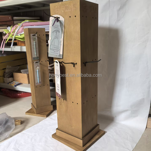 Support de présentation rotatif <span class=keywords><strong>en</strong></span> <span class=keywords><strong>bois</strong></span> massif à 4 côtés, 3 niveaux, avec 24 crochets amovibles pour la vente au détail, les salons professionnels, les vitrines - Product Image 2