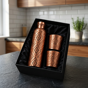 Juego de Botella de Agua de Cobre Hecha a Mano con 2 Tazas, Grabado Floral, Botella Portátil, Caja de Regalo - Product Image 1