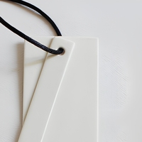 Etiquetas Colgantes de Papel de Lujo con Logotipo Personalizado, Etiquetas Impresas en Relieve para Ropa, Etiquetas de Precio para Prendas de Vestir con Cordón