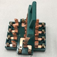 Interrupteur à couteaux à double jet pour haute tension