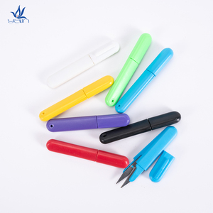 Portable bricolage artisanat point <span class=keywords><strong>de</strong></span> croix outils Style Simple coupe-fil <span class=keywords><strong>couture</strong></span> tricot accessoire couverture en plastique carré cisailles ciseaux - Product Image 3