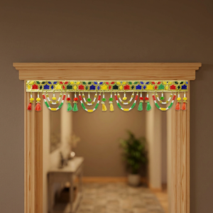 Toran Bandhanwar traditionnel multicolore brodé avec des accents de papillons métalliques, fait main, à suspendre à la porte pour les festivals - Product Image 4