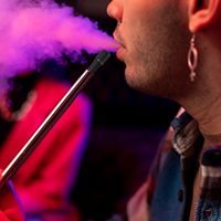 Embouts de chicha en plastique en gros de toutes tailles, briquets pour tuyau de chicha, divers types de pipes pour cigarettes