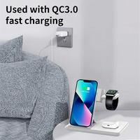 Chargeur sans fil magnétique 3-en-1 QC3.0 15W à charge ultra-rapide, station de charge portable pliable compatible avec iPhone 8 à 17