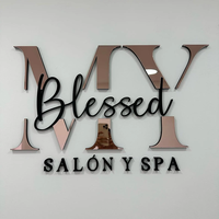 Lettres personnalisées en métal doré rose avec logo Logo Réception Enseignes commerciales pour salon spa