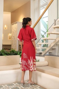 Vestido de algodón 100% elegante con estampado floral y ajuste cómodo Tamaños personalizados disponibles Tejido lavable para uso informal diario - Product Image 6