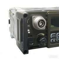 Radio transceiver militaire HF tactique Manpack à ondes courtes avec saut de fréquence 1.5000MHz-29.9999MHz 20W