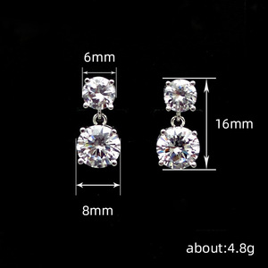 Orecchini a Perno Rotondi a Quattro Punte per Donne, Accessori per Orecchie Semplici e alla Moda per Uso Quotidiano - Product Image 3