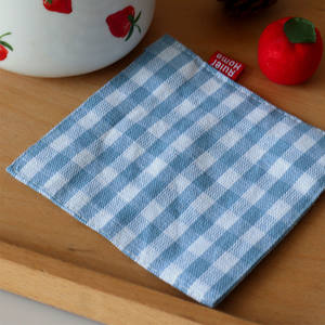 Sous-verre carré isolant en coton à carreaux Ruler Home, anti-brûlure pour la protection des boissons - Product Image 1