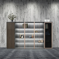 Bureau de direction moderne en bois avec étagère murale modulaire, design écologique et durable