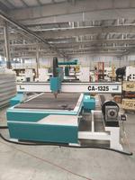 Máquina CNC de 4 Ejes 1325 para Trabajar la Madera, Accesorio Rotatorio Lateral, Motor con Engranaje, Potencia del Husillo de 3.0-6.0kW para MDF/Acrílico/Contrachapado
