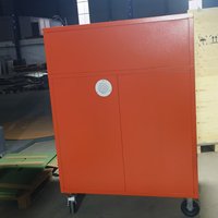 Armoire à sellerie en acier avec roues et pieds pour équipement équestre