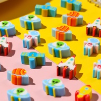 Cartoon gummetjes met ruimtethema, fruit- en cijferontwerpen, prijzen voor basisschoolleerlingen, diverse soorten, rubberen mini schattige gummetjesblokjes
