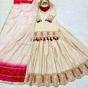 Ensemble de robe Anarkali beige et rouge brodée avec dupatta, robe de mariage indienne et pakistanaise longue jusqu'au sol - Product Image 1