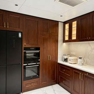 Cuisine intégrée BALOM sur mesure, design moderne gris foncé, avec électroménagers intégrés, système de poignées minimaliste - Product Image 4