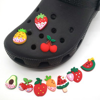 Eco-vriendelijke gepersonaliseerde oranje perzik kersen PVC unisex schoenbedels fruitvormen sandalen bovenversieringen klompen gemaakt in Fujian