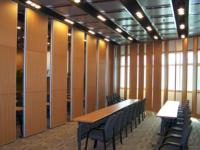 Movable Solid Wooden Soundproof Laminated Door Foldable Sliding Wall Partition for Office/Hotel