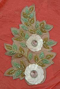 Vente chaude femmes robe de mariée accessoires fer à repasser Sequin broderie perlée à la main Chenille tissu Patch prix de gros - Product Image 4