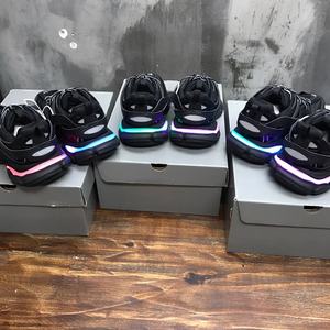 Zapatillas deportivas LED Track 3.0 de diseño lujoso de alta gama, zapatillas retro para correr, zapatillas de tenis con forro de malla suave, estilo boyfriend - Product Image 3