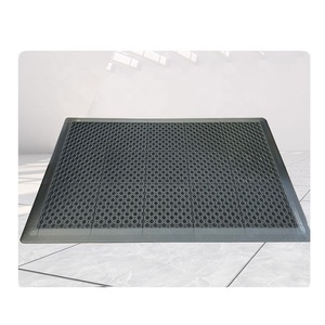 Tapis de sol modulaire extérieur en EVA écologique avec système d'interverrouillage anti-poussière et anti-sable pour hôtels, hôpitaux, centres commerciaux et bureaux - Product Image 1