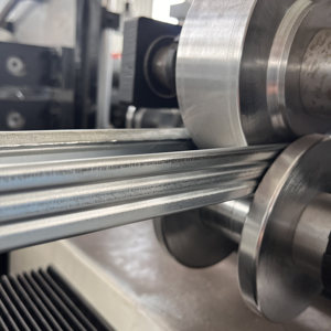 Hoàn thành tự động hoàn toàn tự động đôi đầu <span class=keywords><strong>Keel</strong></span> cuộn hình thành dây chuyền sản xuất với PLC động cơ & mang và bao bì - Product Image 6