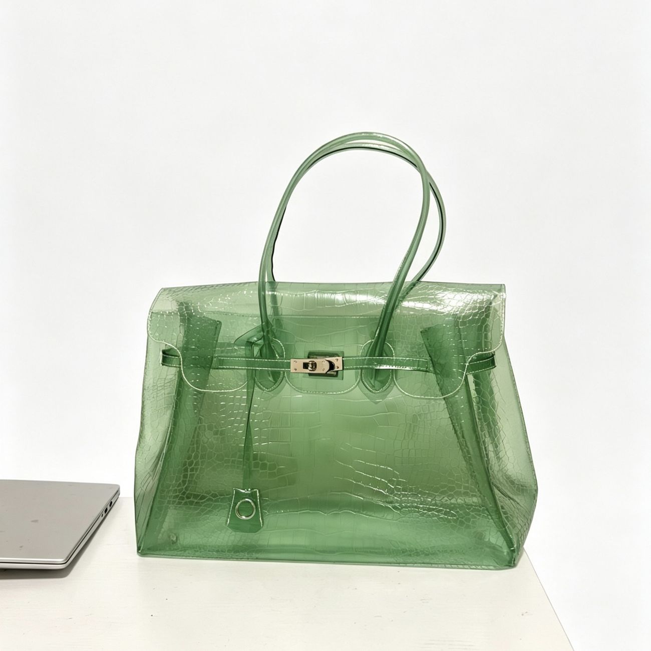 Green-Apple-Green