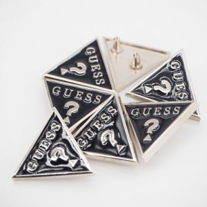 Étiquette métallique personnalisée bon marché en laiton et en fer gravée avec un logo plaqué or et <span class=keywords><strong>argent</strong></span>, forme personnalisée, écologique, certifiée Oeko-Tex - Product Image 4