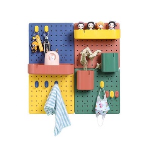 Estante de almacenamiento de tablero de clavijas montado en la pared Instalación sin taladro para el hogar Cocina Baño Dormitorio Estante con ganchos - Product Image 1